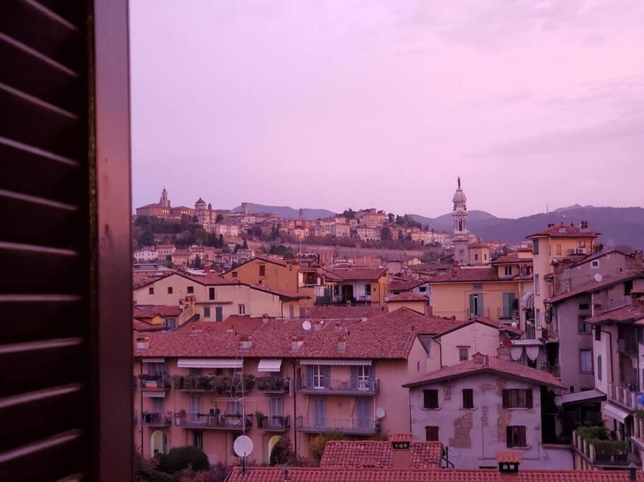 "La Me Ca" Intero Appartamento In Centro Con Vista Sui Colli Bergamo Exteriör bild